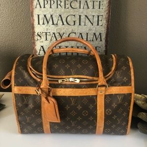 Louis Vuitton Doog bag Authentic